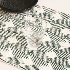 Chemin de Table Fern