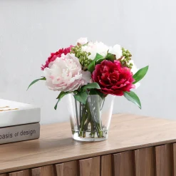 Composition de Pivoines et Baies