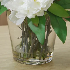 Composition de Pivoines et Baies