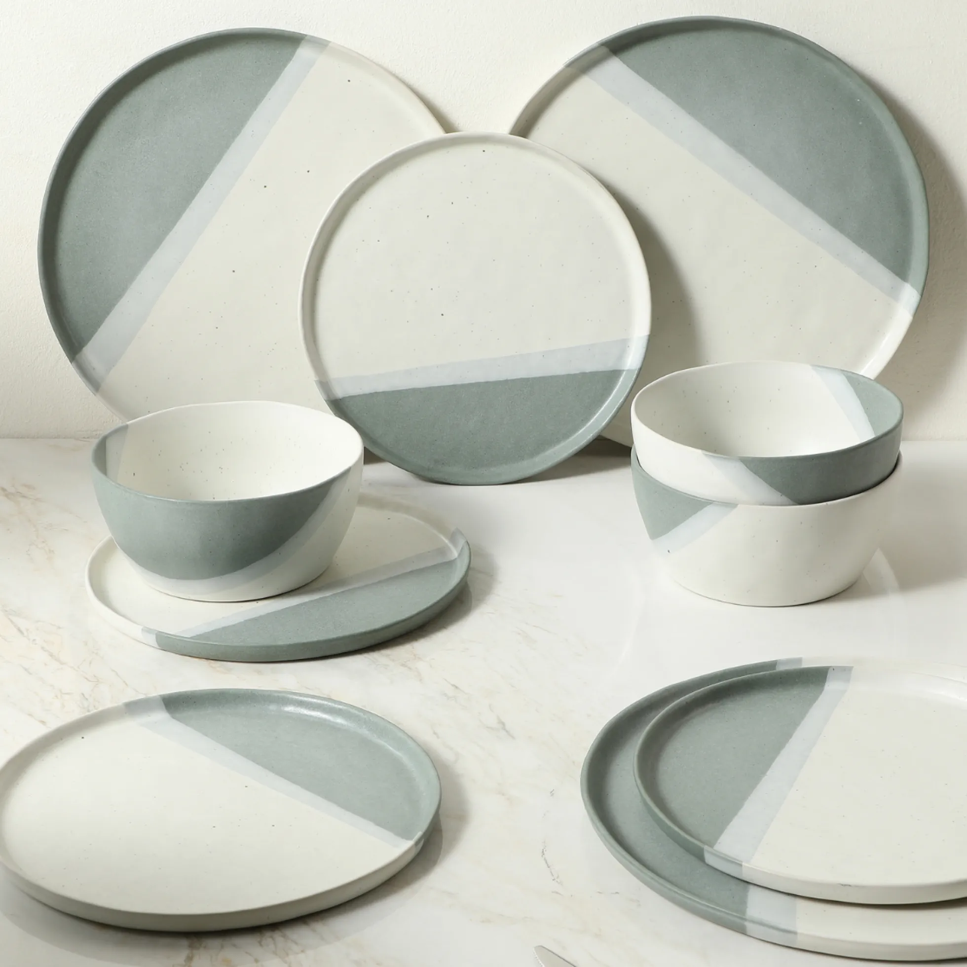 Service 4 assiettes plates Matty